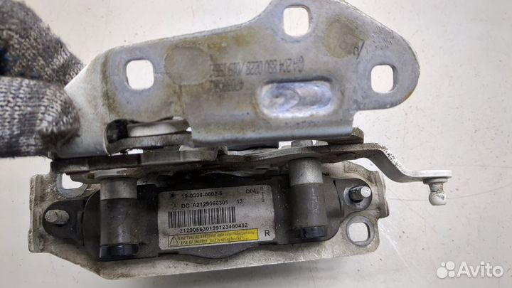 Петля капота Mercedes E-Coupe C207 2009, 2013