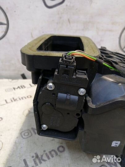 Воздуховод печки задний Mercedes R-Class W251