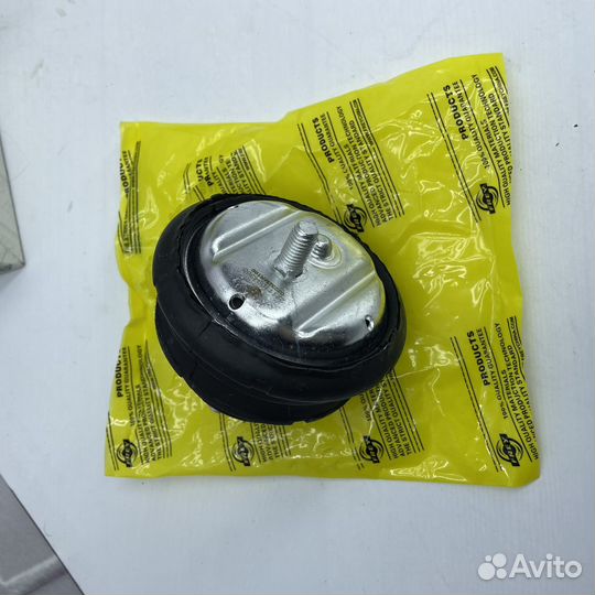 Подушки двигателя BMW E39 520-530 2шт
