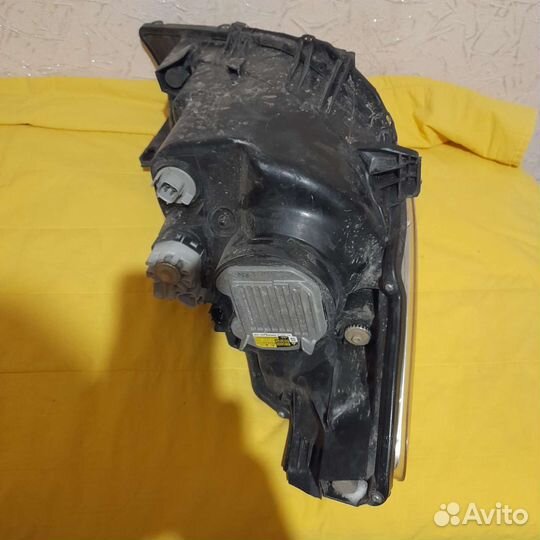 Фара левая toyota vitz