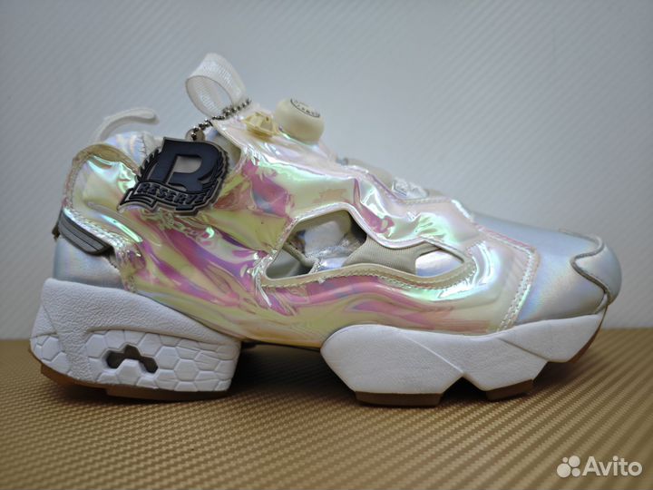 Кроссовки Reebok женские Insta Pump голограмма
