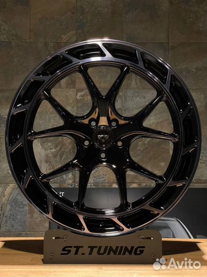 Новые литые диски R22 5x114,3