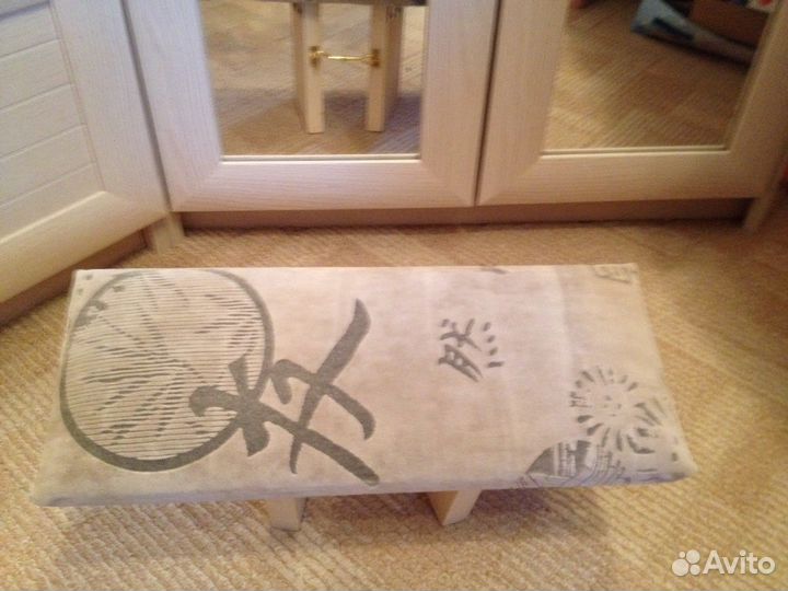 Скамейка для медитации и йоги