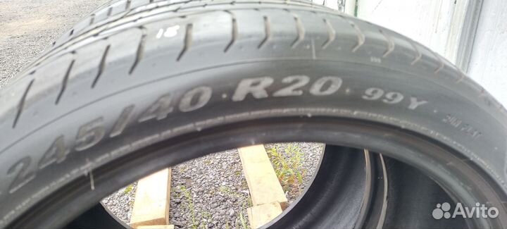 Pirelli P Zero 245/40 R20 Y