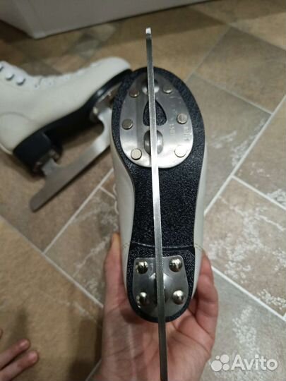 Коньки фигурные 27 размер