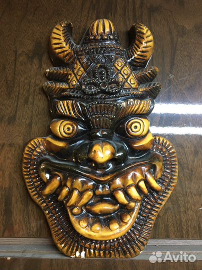 Демон на стену