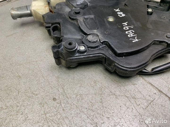 Замок сдвижной двери правый Volkswagen Caddy 3 1.9