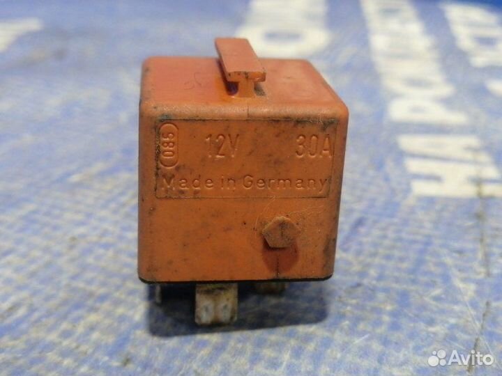 Реле Bmw E36 седан M50B25 1996