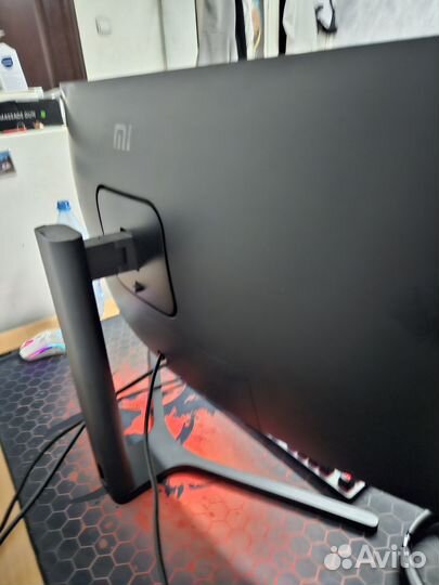 34 Xiaomi Mi Curved Gaming Monitor