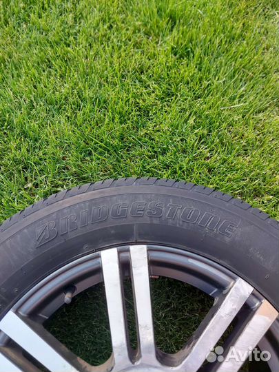 Bridgestone Dueler H/T 687 225/65 R17 101