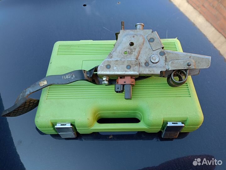 Педаль сцепления Mazda 6 gg