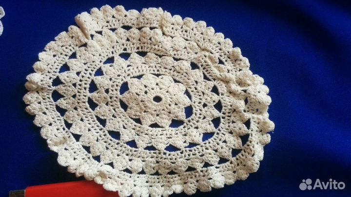 Симпатичные кружевные салфетки и воротничок