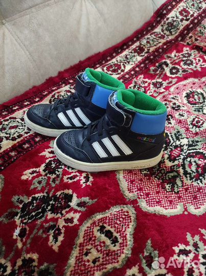 Кроссовки adidas
