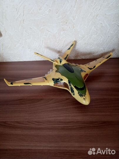 Игрушка самолёт со световым сопровождением