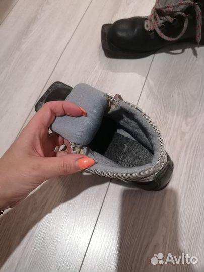 Лыжные ботинки