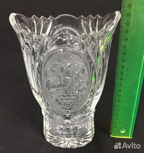 Хрустальная ваза