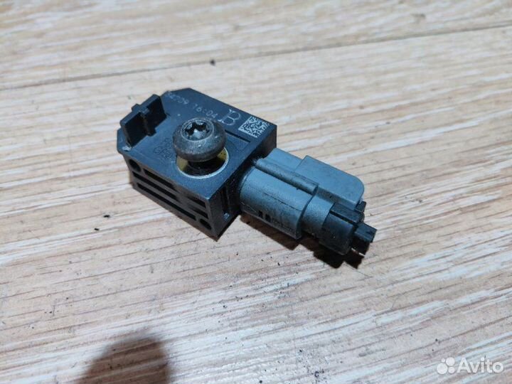 Датчик удара Opel Astra J 2010