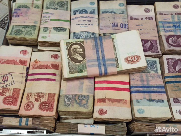 Дипломат с деньгами СССР