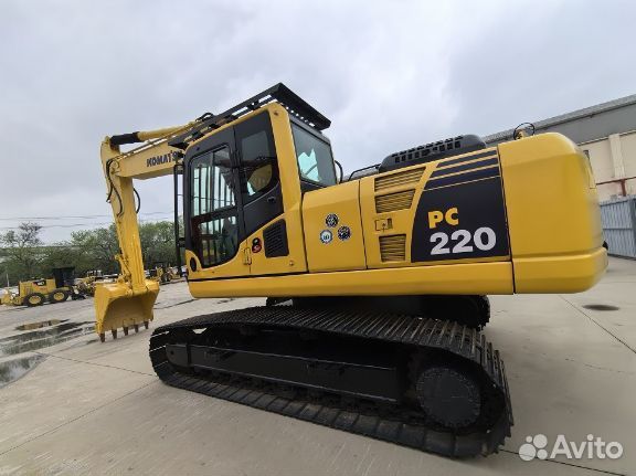 Стекло дверное левое нижнее 20Y-54-51812 Komatsu