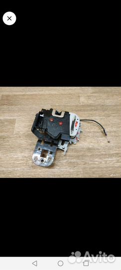 Замок двери передний левый Kia Venga