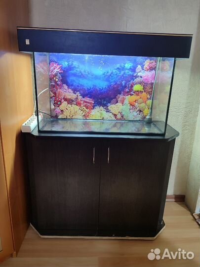 Аквариум с тумбой