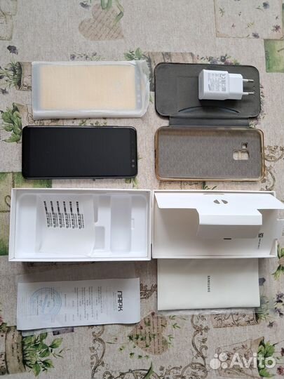 Samsung Galaxy A8 (2018), 4/32 ГБ