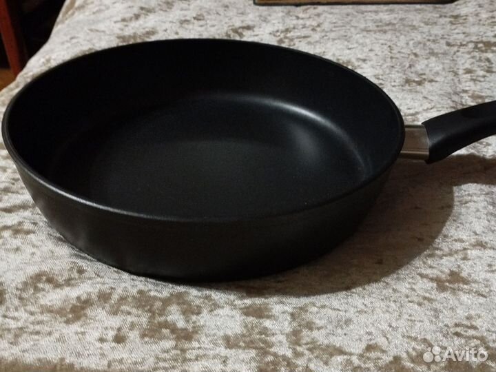 Чугунная сковорода