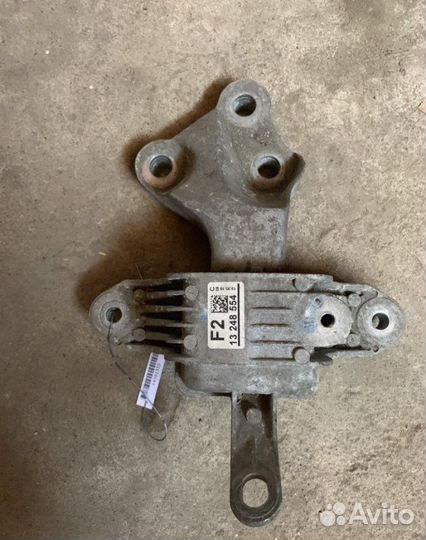 Опора двигателя передняя левая Chevrolet Cruze