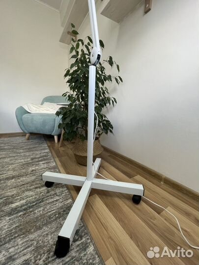 Косметологическая лампа-лупа