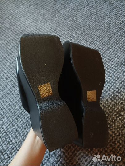 Шлепки на платформе 39