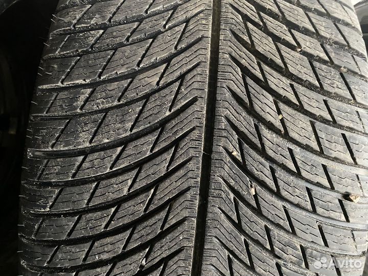 Continental AllSeasonContact 295/35 R21