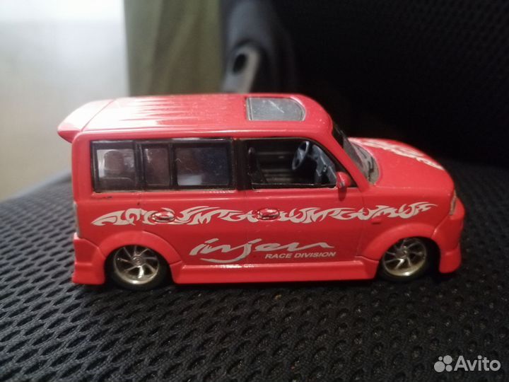 Модель автомобиля Toyota bB/Scion xB