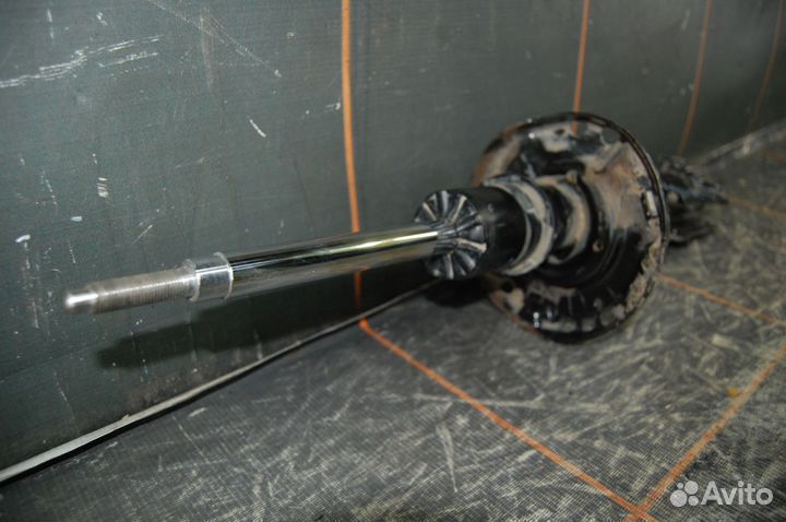 Амортизатор передний правый - Hyundai Solaris 2