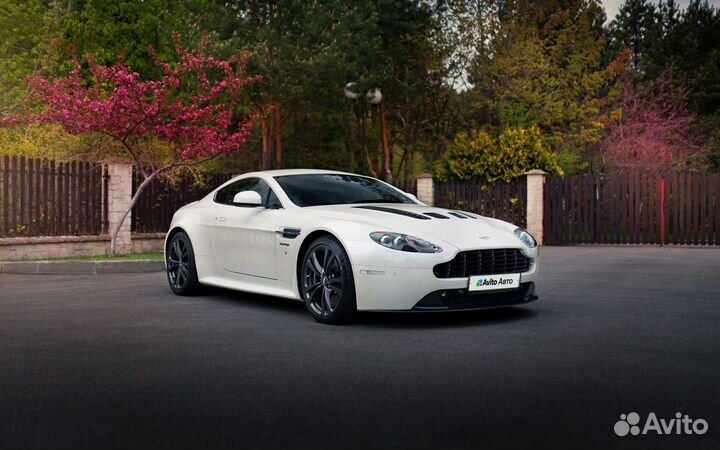 Aston Martin V8 Vantage 4.7 МТ, 2011, 20 280 км