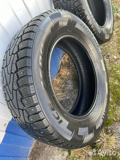 Pirelli Winter Ice Zero 235/65 R17 26K