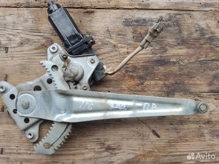 Стеклоподъемник задний правый Toyota Tercel Corsa