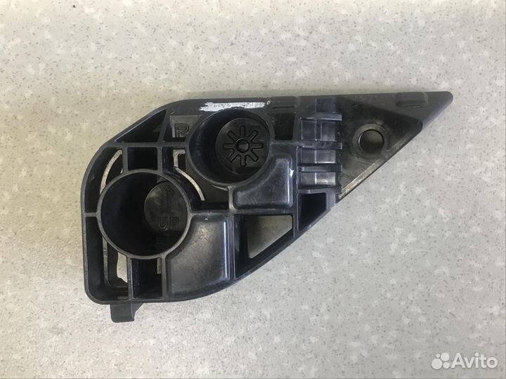 Кронштейн (сопут. товар) Toyota RAV 4 2013-2018