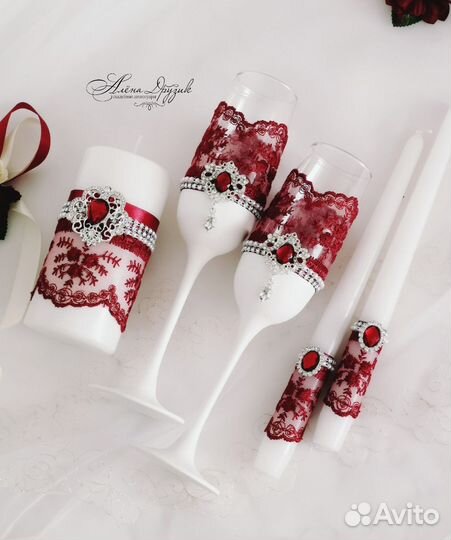 Свадебные бокалы и свечи