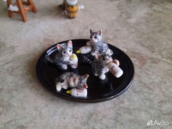 Фарфоровые статуэтки кошки