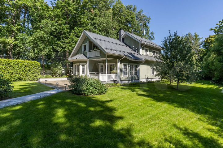 Дом 165,7 м² на участке 18 сот.