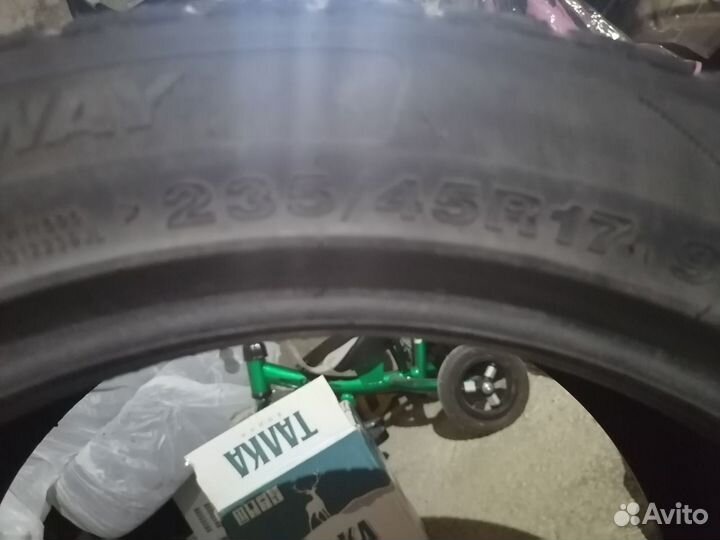 Triangle AdvanteX TC101 235/45 R17