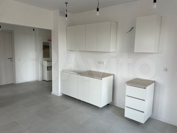 3-к. квартира, 85 м², 8/33 эт.