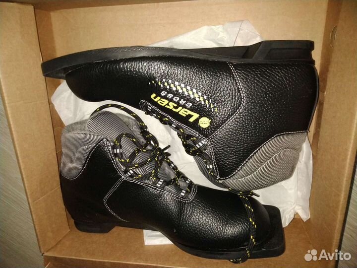 Лыжные ботинки