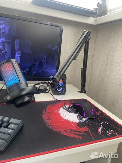 Студийный микрофон