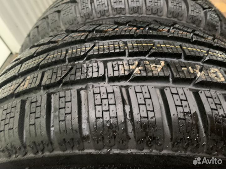 Pirelli Winter Sottozero 210 235/55 R17 99H