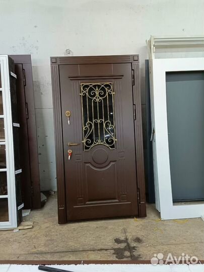 Дверь подъездная