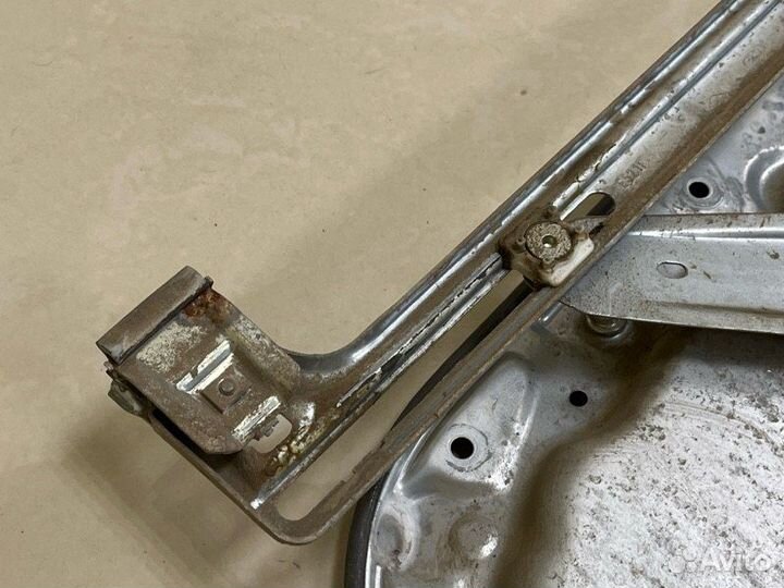 Стеклоподъемник задний левый Ford Focus DB 1.8L