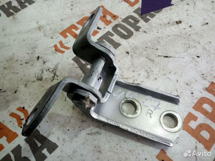 Тойота Петля двери задней правой (нижняя) Прав