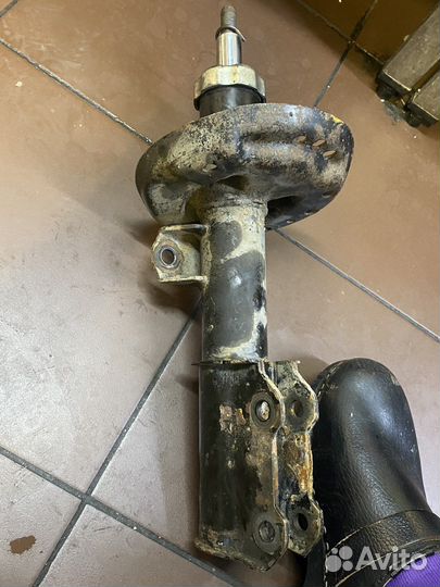 Opel Astra j амортизатор