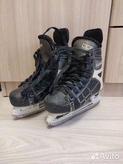 Коньки хоккейные